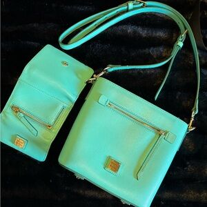 Dooney & Bourke Purse & Wallet